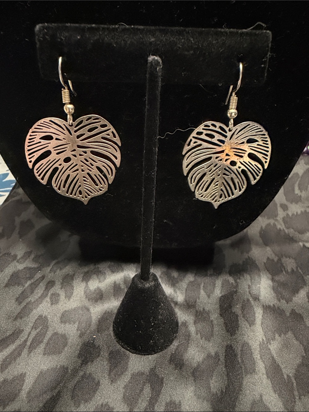 Delicate Heart Leaf Drop Earrings - Silver Plated